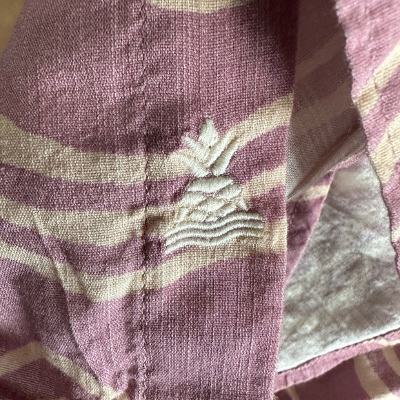 Chubbies Airwave Resort Weave Friday Shirt in pink and white size Large - Picture 5 of 7